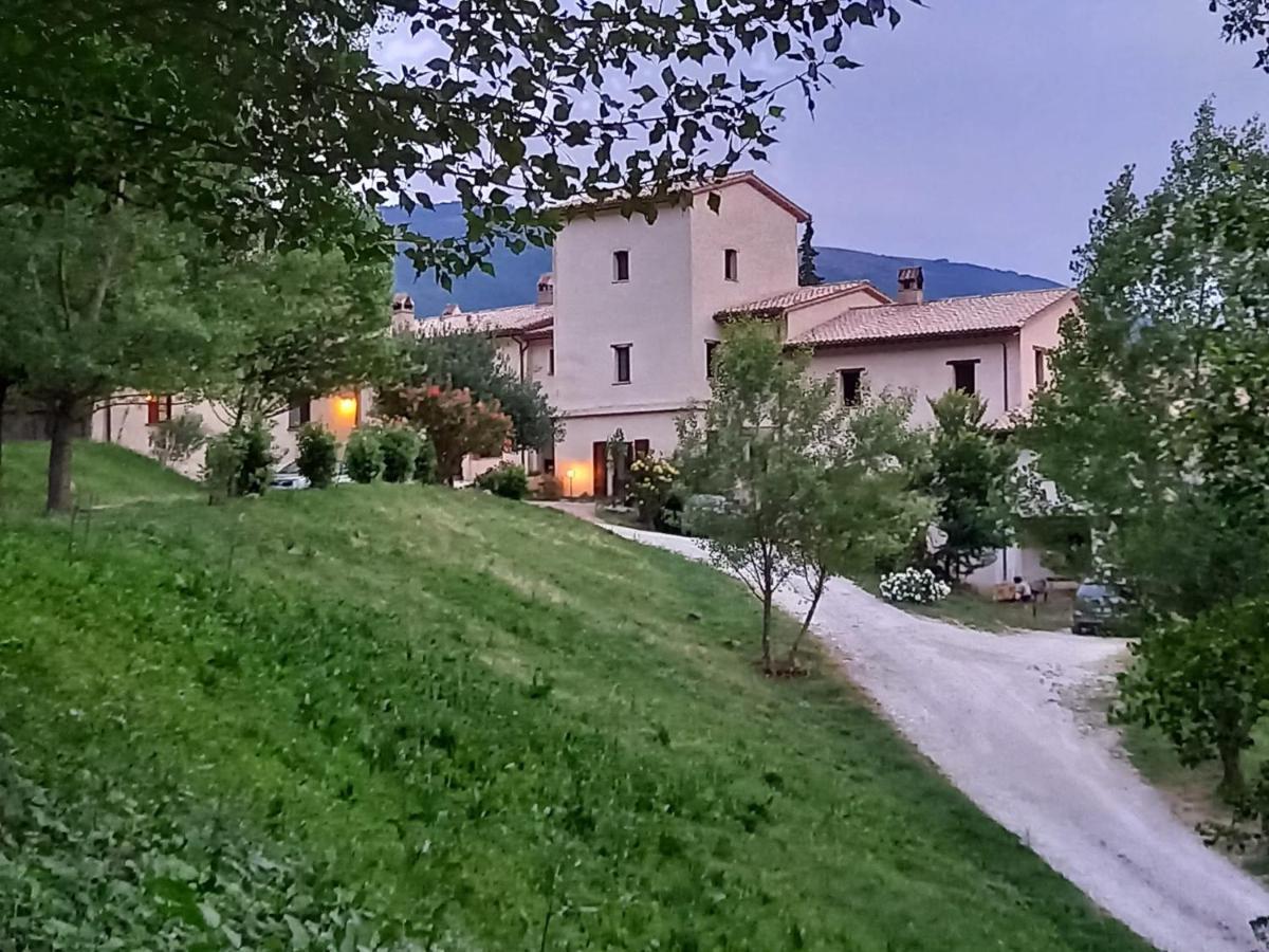 Agriturismo Il Covo Del Solengo Villa Valtopina Luaran gambar